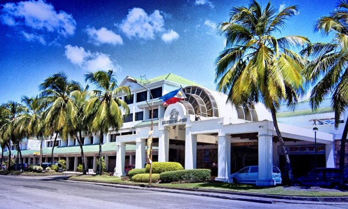 Bacolod Hotel | Luxur Place