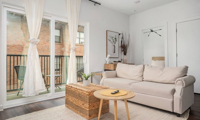 Old Fourth Ward Condo | Luxurious 2-Bedroom Apartment in Atlanta