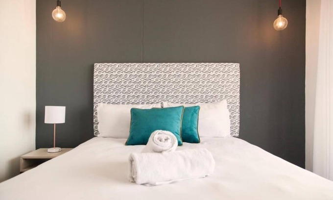 Cape Town City Centre Apartment | Luxurious 2 Bedroom Apartment in Woodstock Cape, Town