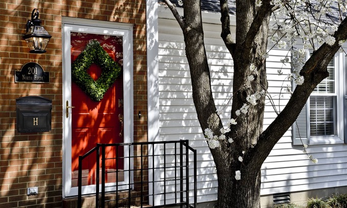 Bardstown House | Luxurious 2BR/2Bath with Outdoor Courtyard and Garage in Downtown Bardstown