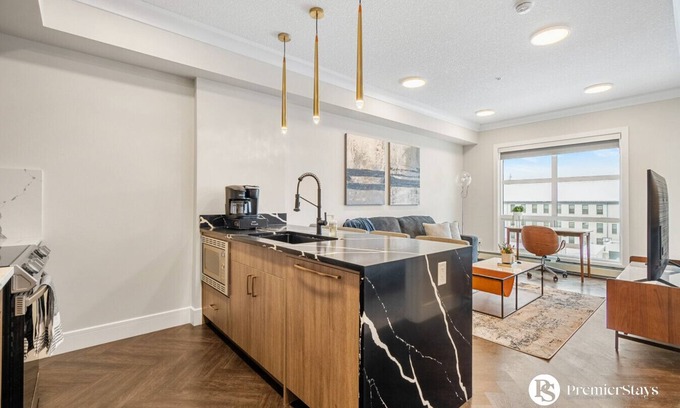 Currie Barracks Condo | Luxurious 2BR Suite near MRU & Downtown/w Parking