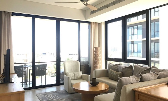 Ngu Hanh Son Apartment | Luxurious 2BRS Apartment *oceanview* HYATT REGENCY, private beach, swimming pool