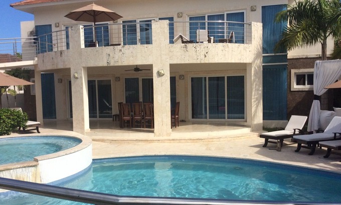 Cofresi Villa | Luxurious 3 to 7-BR VIP Villa W/Private Pool - Gold Bracelets