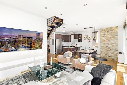 Midtown West Apartment | Luxurious 4 BR Penthouse