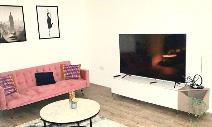 Cradley House | Luxurious 4Bed New Home