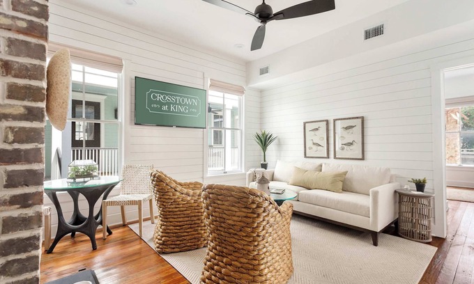 Westside House | Luxurious 4BR Downtown Home - Walkable!
