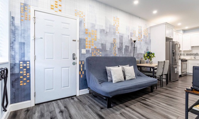 Constable Hook Apartment | Luxurious 4BR Retreat | Sleeps 12+ | Near NYC