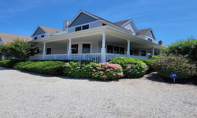 Beach Haven Park House | Luxurious 6 Bedroom 3.5 bath with private beach access, bocce and tennis court