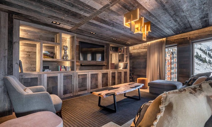 Avoriaz House | Luxurious 6-Room, 11-Person Apartment with Pool, Gym, and Ski-in/Ski-out Access in Morzine