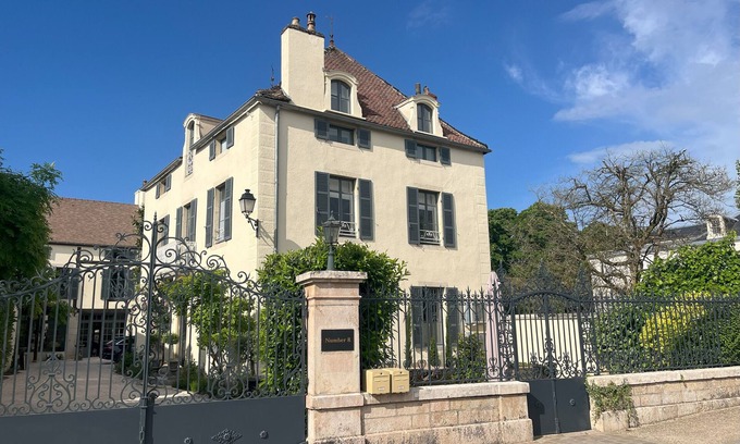 Meursault House | Luxurious A/C 5 bedroom Winemaker's 1870's house in heart of Meursault Burgundy