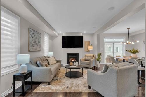 Ottawa Division Villa | Luxurious and Beautiful, Ottawa