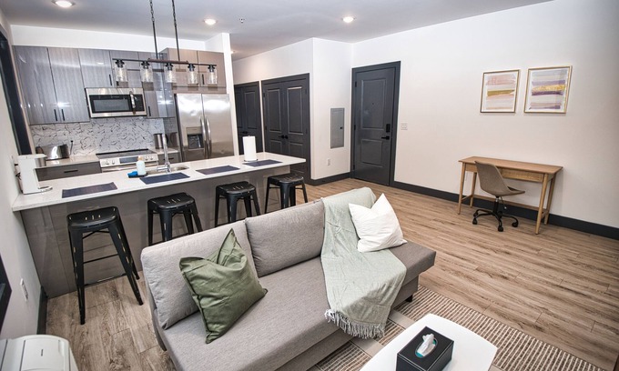 West New York Apartment | Luxurious and Spacious Apt with King Bed and Free Indoor Parking-20 Min to NYC