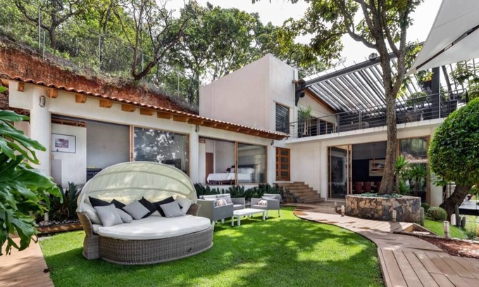El Santuario House | Luxurious and spacious house with pool