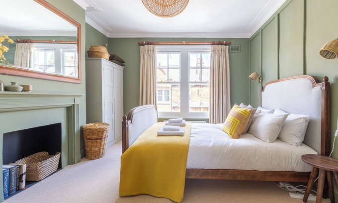 Larkhall Condo | Luxurious and Well-Designed 3BD flat, Clapham