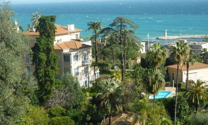 Menton Apartment | Luxurious apartment in Belle Èpoque villa with sea views
