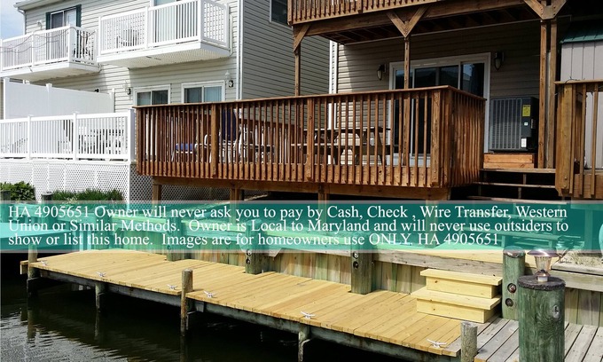North Ocean City House | Luxurious Bayfront Home, OC MD On the water, Sleeps 12 guest, Boat access.