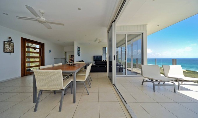 Point Lookout House | Luxurious beach house high above Home Beach with 180 degree ocean and.