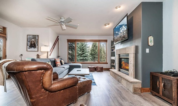 Edwards Condo | Luxurious Condo Gated Community Pool Hot Tubs