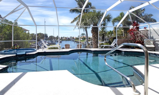 Punta Gorda Hotel | Luxurious Contemporary Vacation Awaits You! Hot tub/Heated Pool/Right on Canal!