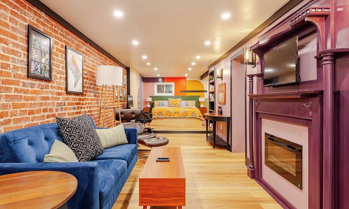 Petworth Apartment | Luxurious DC garden apartment w/King bed, for work and play, steps to Metro