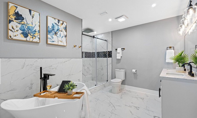 Temple Terrace House | Luxurious Golf Course Retreat