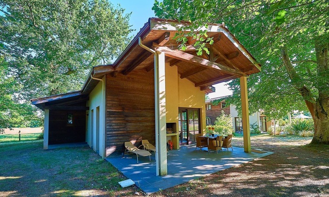 Salles Villa | Luxurious ground-floor villa on castle estate with fireplace