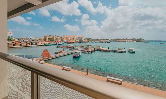 Rancho Apartment | Luxurious Harbor View Condo sleeps up till 8