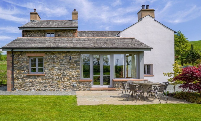 Bretherdale House | Luxurious, High Quality, 'Green' Cottage (Lake District & Dales National Parks)