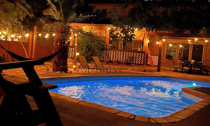 San Antonio House | Luxurious house : 6 BR Home Theater, 3 Baths, Pool, Grill, & Playground.
