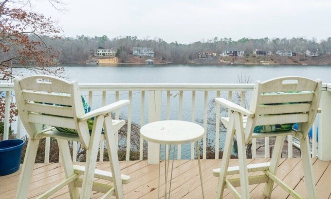 Hot Springs Village House | Luxurious Lakehouse on Balboa