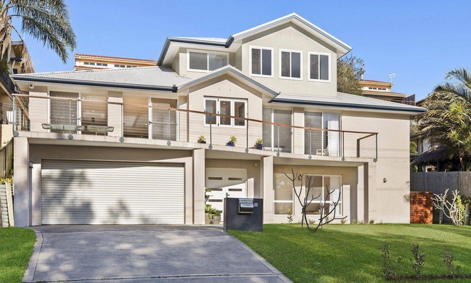 Long Jetty House | Luxurious lake house