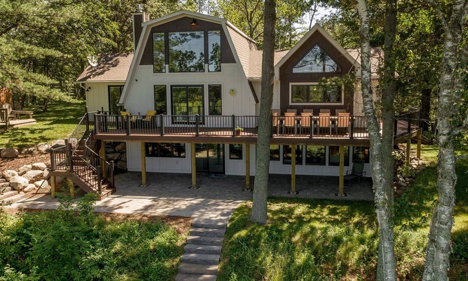 Pequot Lakes House | Luxurious Lakefront Retreat Near Crosslake, MN