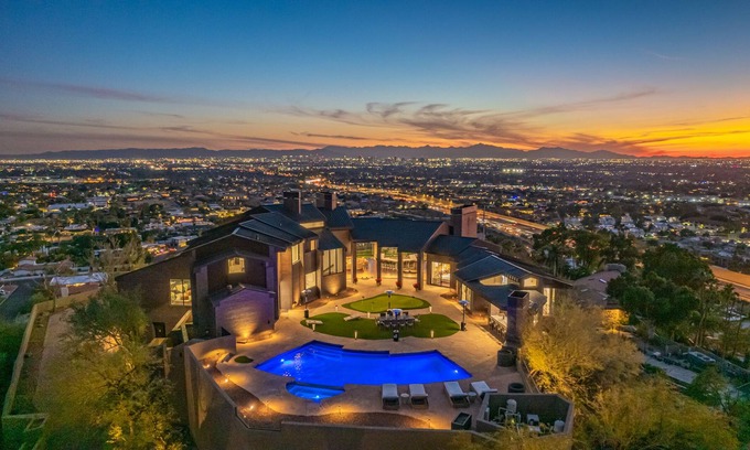 Pointe Villa | Luxurious Mountaintop Mansion, Heated Pool & Views