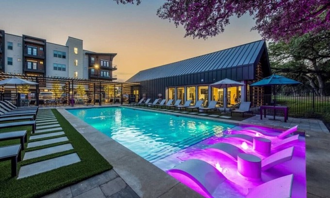 West Oak Hill Apartment | Luxurious New Unit|1Bd1Ba|Pool, Golf Sim