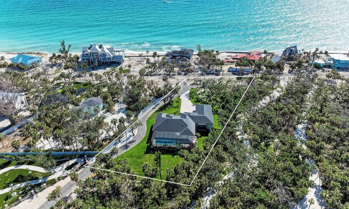 Florida Gulf Coast House | Luxurious Pool & Spa Home W/Private Beach Access