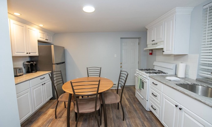 Ventnor City Condo | Luxurious Shore Condo - 1 block from the beach