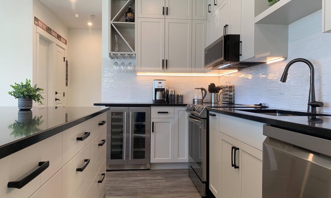 Golden Condo | Luxurious Ski Condo w/Hot Tub and Amazing Views