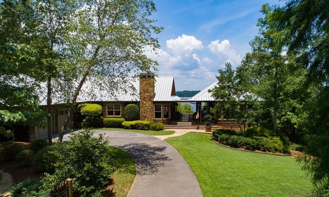 Crane Hill House | Luxurious Smith Lake home, "SKY CABIN", situated on 8 ACRES with amazing views!