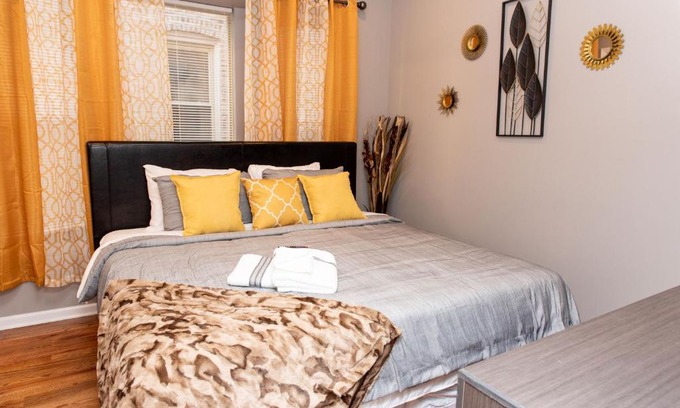 Grand Boulevard Apartment | Luxurious Stay at Modern Apartment with Self Check-in Mins Frm Downtown