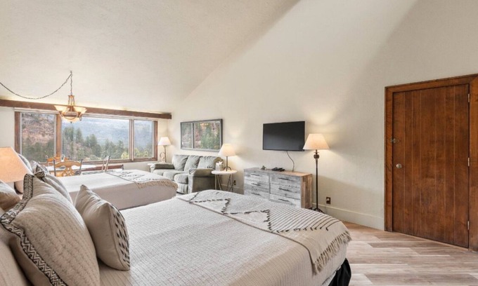 Purgatory Condo | Luxurious studio condo in lovely Durango, Colorado. Stay and Play year round.