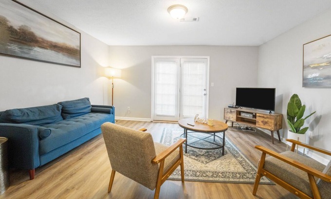 Martinez House | Luxurious Townhouse in a Gated Community