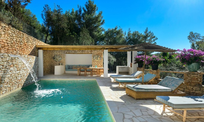 Santa Eulalia del Rio Villa | Luxurious villa with swimming pool