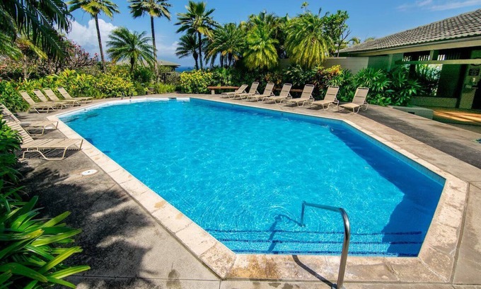 Kapalua Hotel | Luxurious Villas in Kapalua, Maui with Pool Access