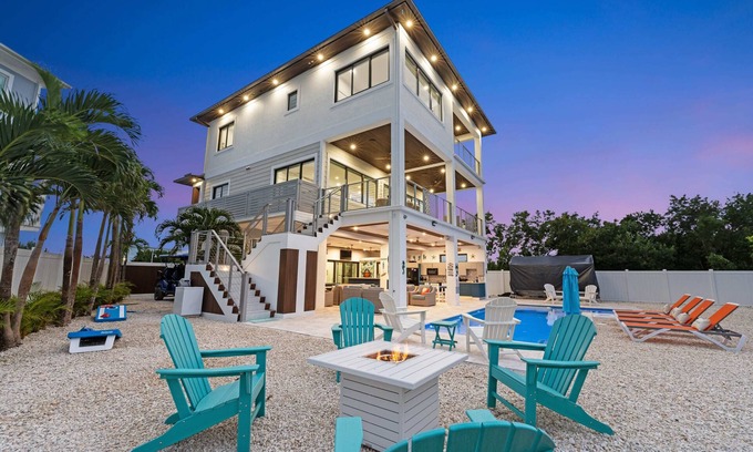 Marathon House | Luxurious Waterfront Getaway in Marathon