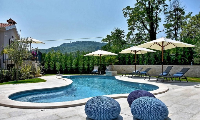 Jakomici Villa | Luxuriously decorated villa with designer interior, pool, sauna and wellness