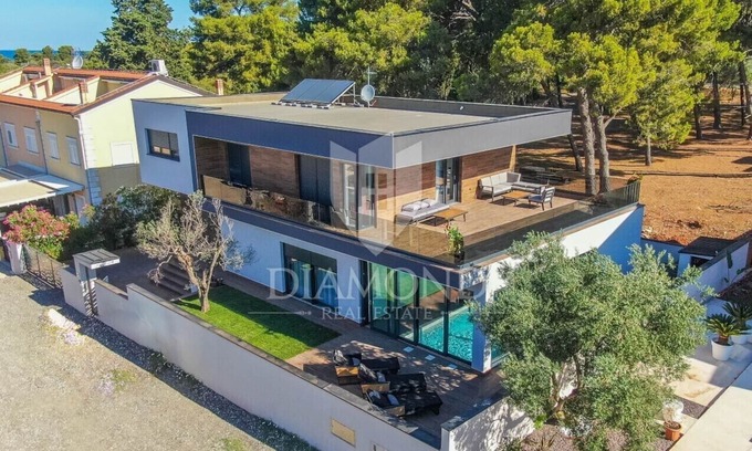 Fazana Villa | LuxuriousVilla , sauna, sea view, 200 m from the beach