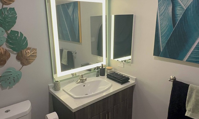 Downtown Sacramento Condo | Luxury 1-bed condo in midtown Sacramento with modern amenities and city views.
