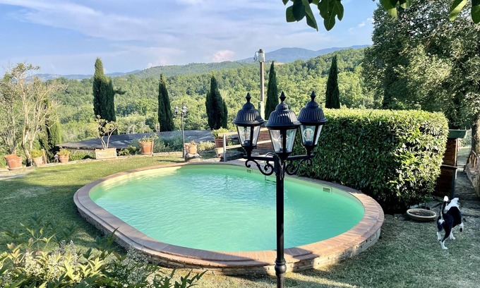 Santa Reparata Cottage | Luxury 1-bedroom house with the pool in Tuscany.