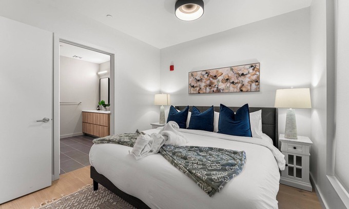 D Street - West Broadway Apartment | Luxury 1BR Next to Broadway Southie 4139