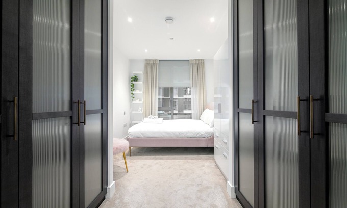Queenstown Apartment | Luxury 2-Bed Next to Battersea Power Station